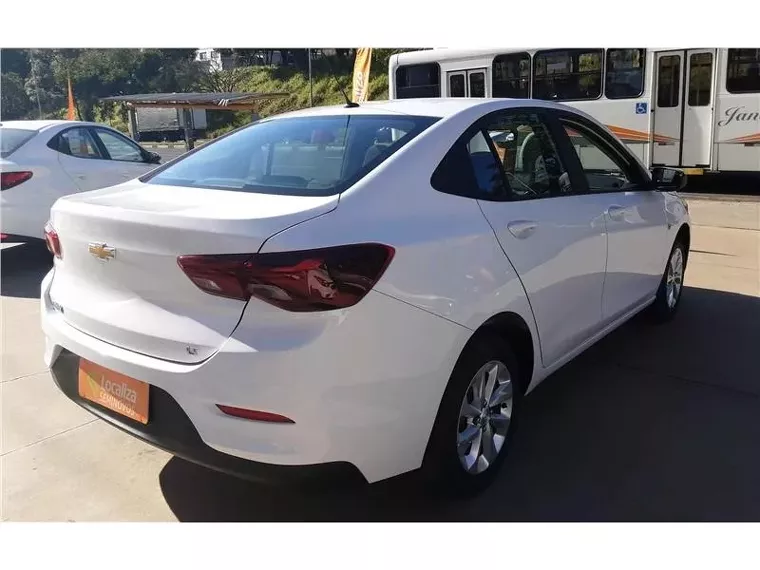 Chevrolet Onix Branco 2