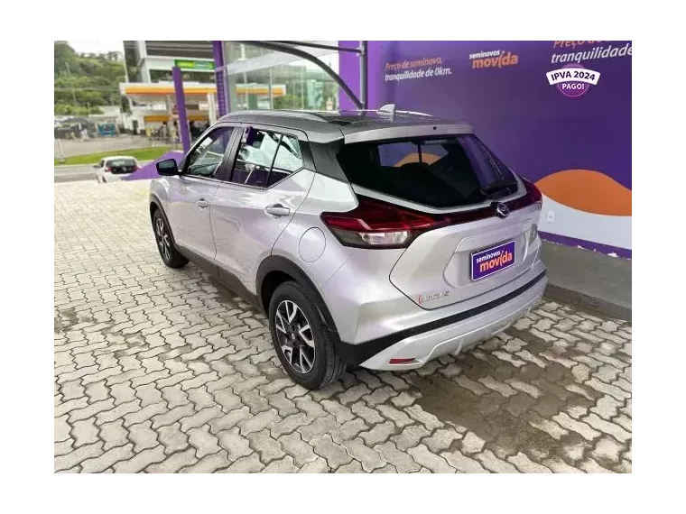 Nissan Kicks Prata 2