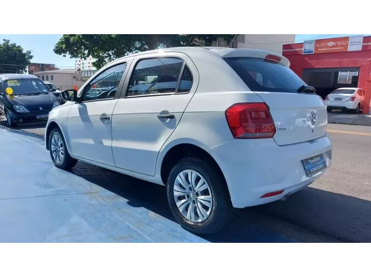 Volkswagen Gol Branco 10