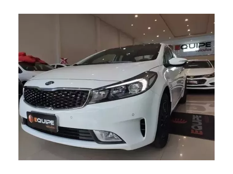 KIA Cerato Branco 9