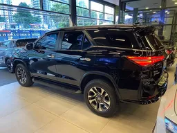 Toyota Hilux SW4