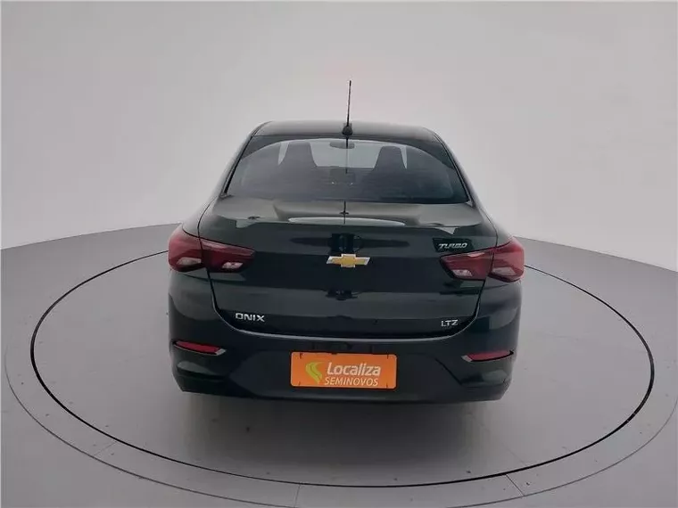 Chevrolet Onix Preto 8