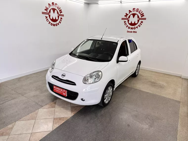 Nissan March Branco 12