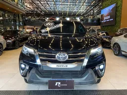 Toyota Hilux SW4