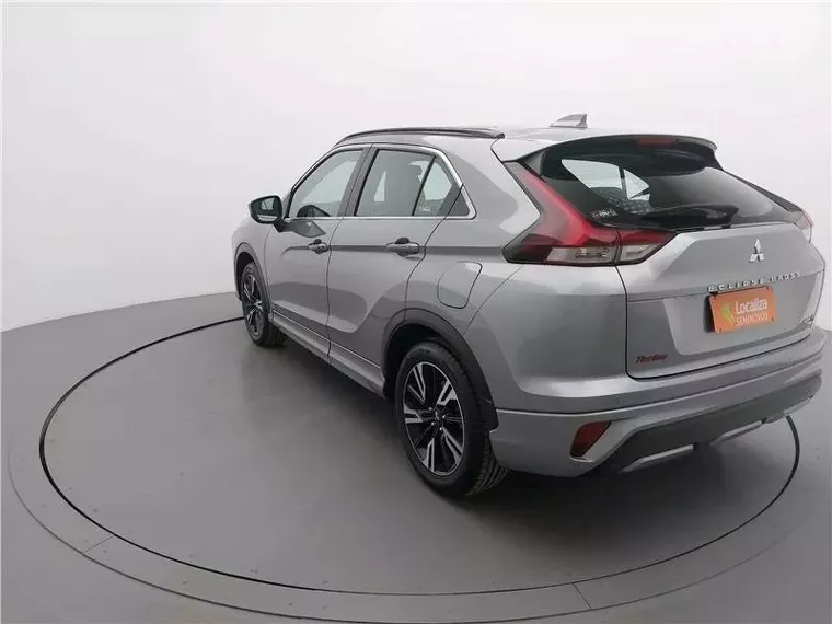 Mitsubishi Eclipse Cross Prata 3