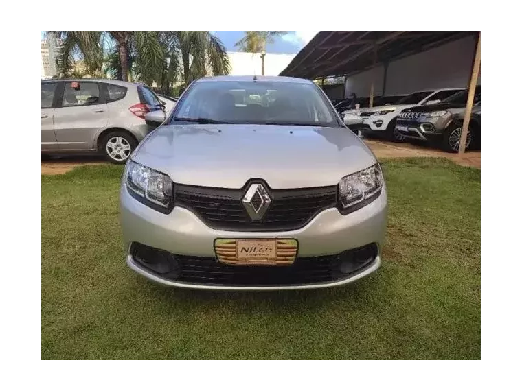 Renault Logan Prata 4