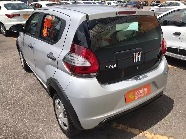 Fiat Mobi Prata 10