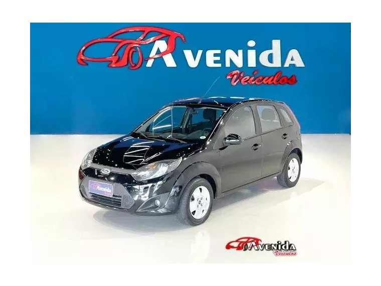 Ford Fiesta Preto 5