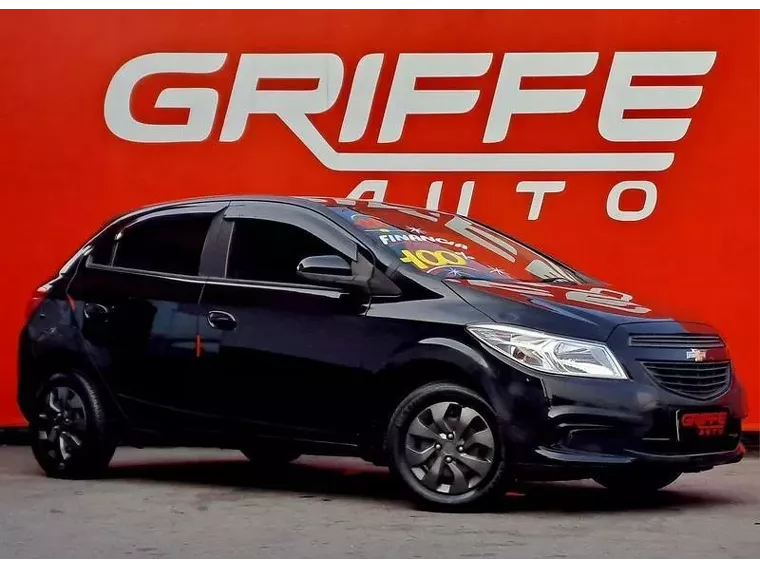 Chevrolet Onix Preto 5