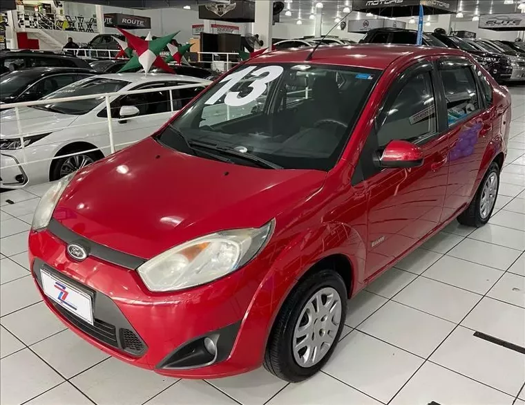 Ford Fiesta Vermelho 8