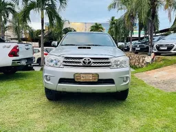 Toyota Hilux SW4