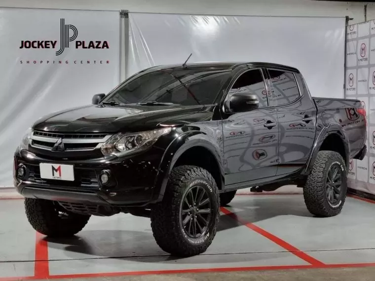 Mitsubishi L200 Triton Preto 1