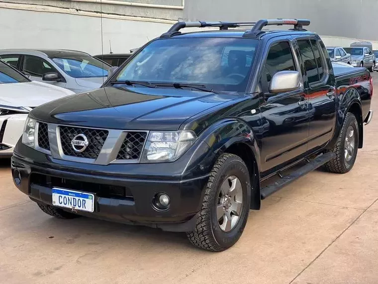 Nissan Frontier Preto 1