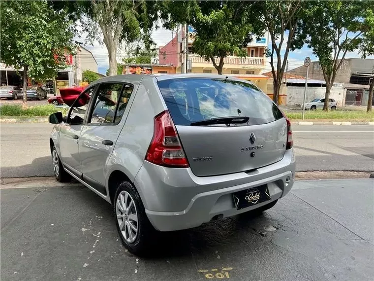 Renault Sandero Prata 5