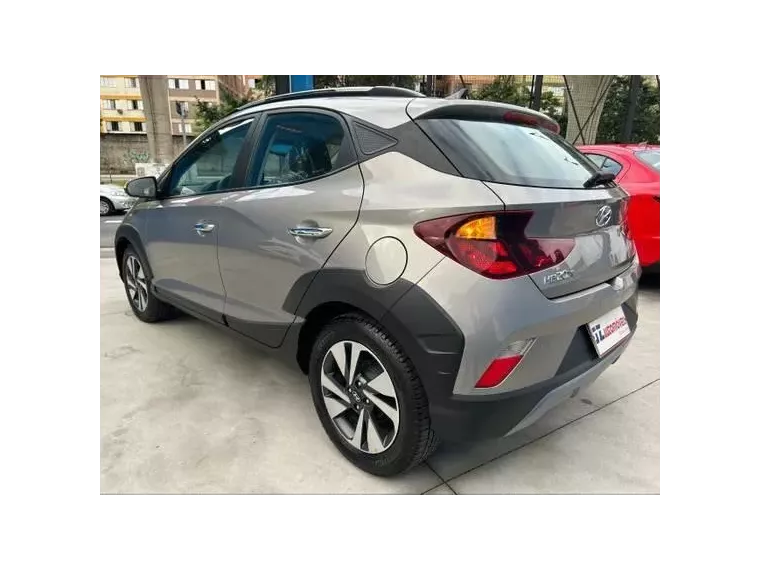 Hyundai HB20X Prata 13