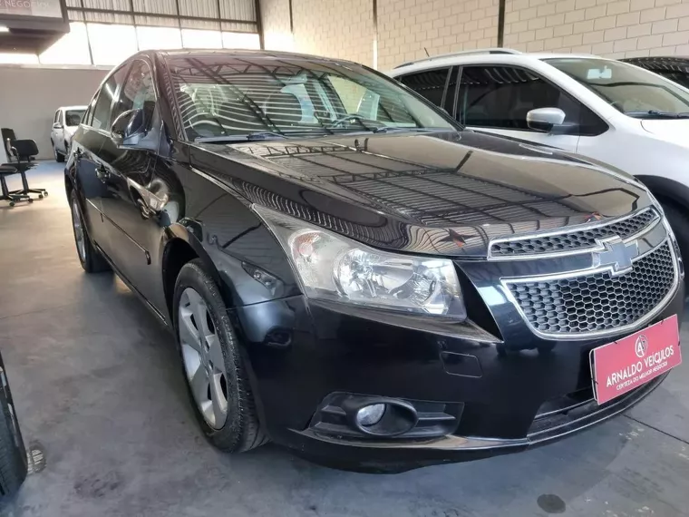 Chevrolet Cruze Preto 4