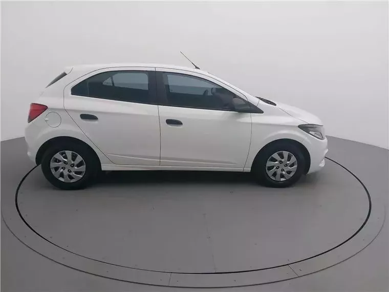 Chevrolet Onix Branco 14