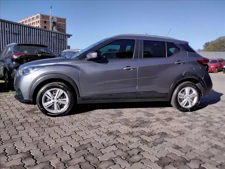 Nissan Kicks Cinza 4