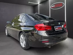 BMW 320i