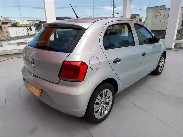 Volkswagen Gol Prata 2