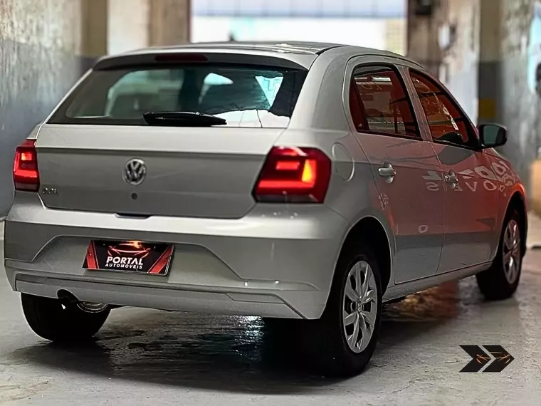 Volkswagen Gol Prata 11