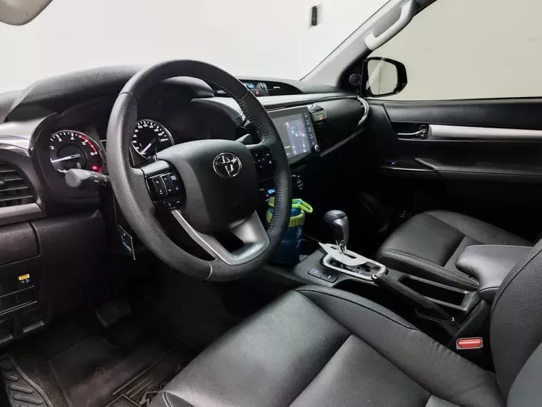 Toyota Hilux Preto 14