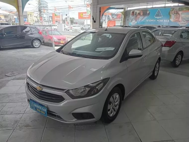 Chevrolet Onix Prata 6