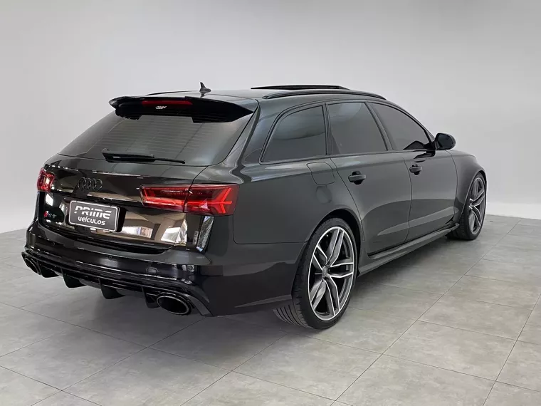 Audi RS6 Preto 8