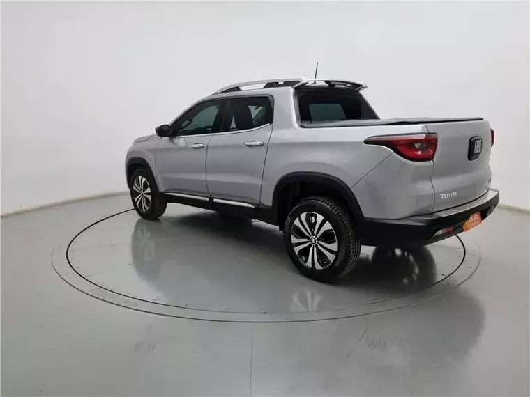 Fiat Toro Prata 18