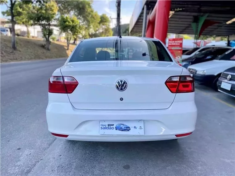 Volkswagen Voyage Branco 11