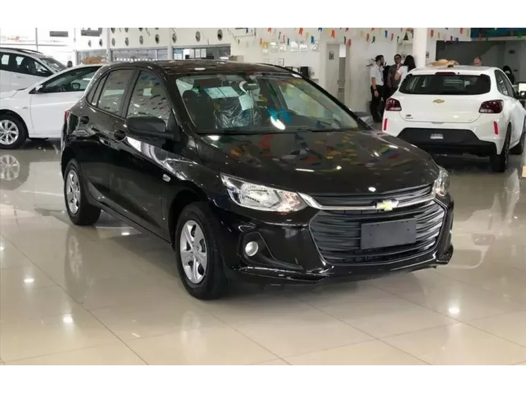 Chevrolet Onix Preto 9