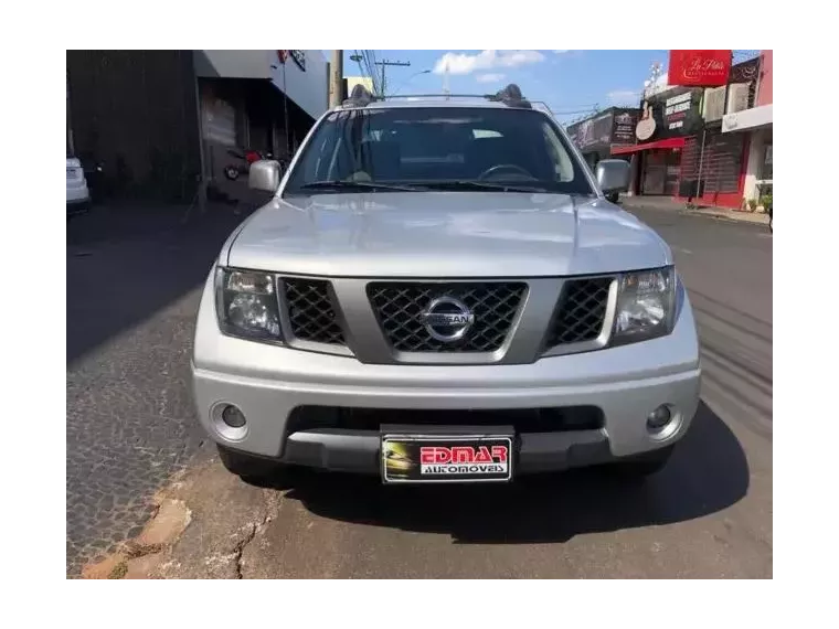 Nissan Frontier Prata 4