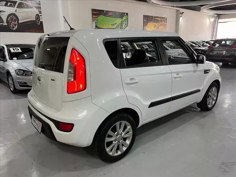 KIA Soul Branco 4