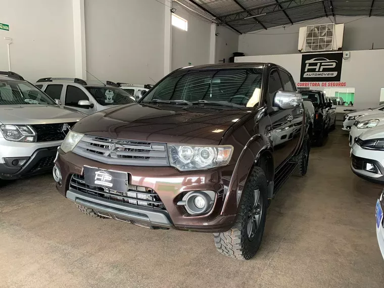 Mitsubishi L200 Marrom 6