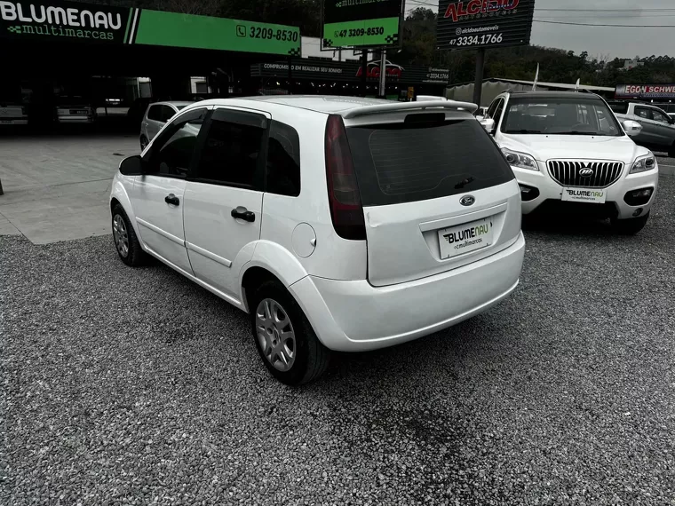 Ford Fiesta Branco 4