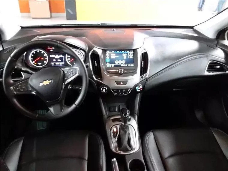 Chevrolet Cruze Prata 4