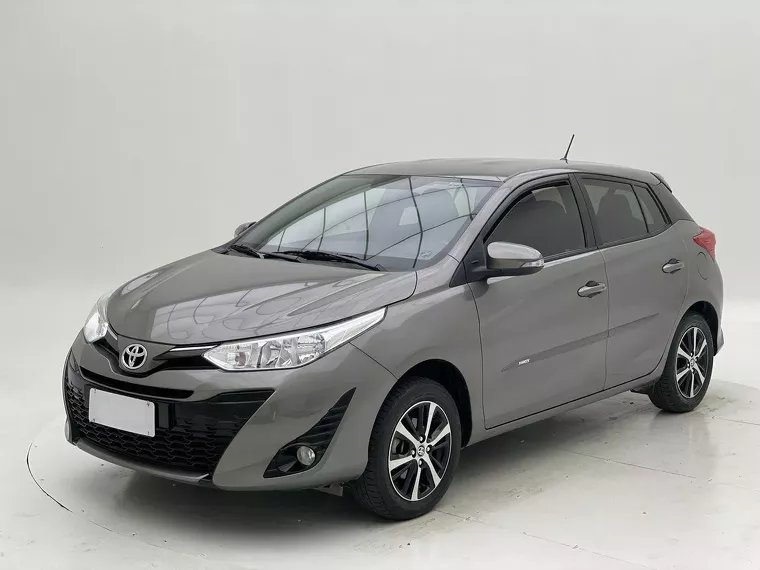 Toyota Yaris Cinza 6