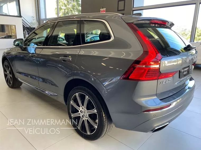 Volvo XC60 Cinza 11