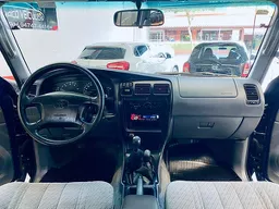 Toyota Hilux SW4