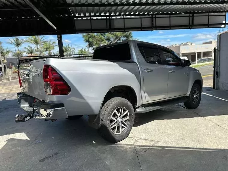 Toyota Hilux Prata 10