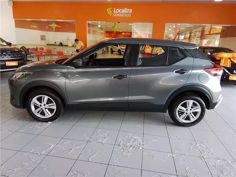 Nissan Kicks Cinza 5