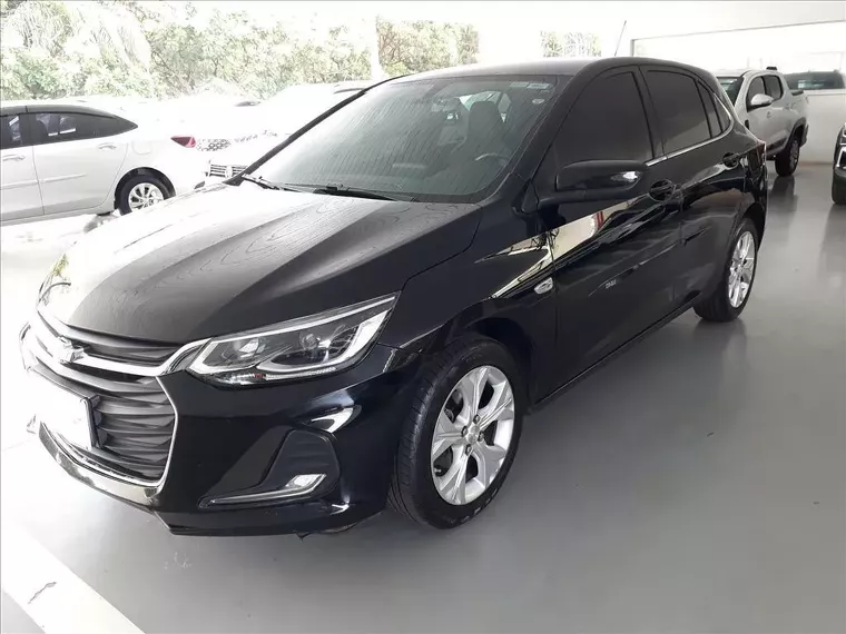 Chevrolet Onix Preto 2