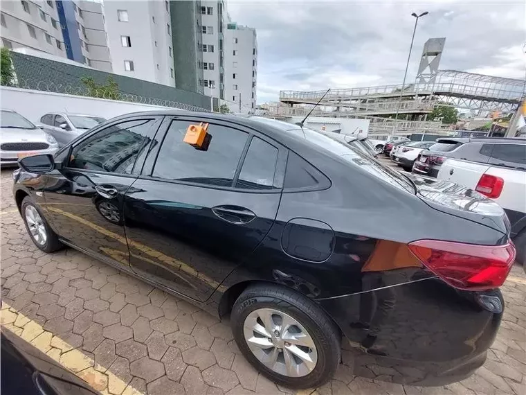 Chevrolet Onix Preto 8