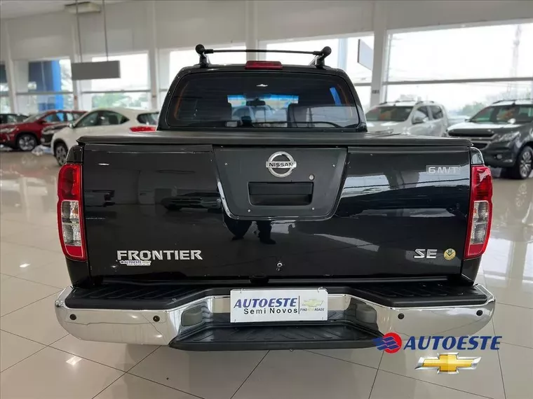 Nissan Frontier Preto 2