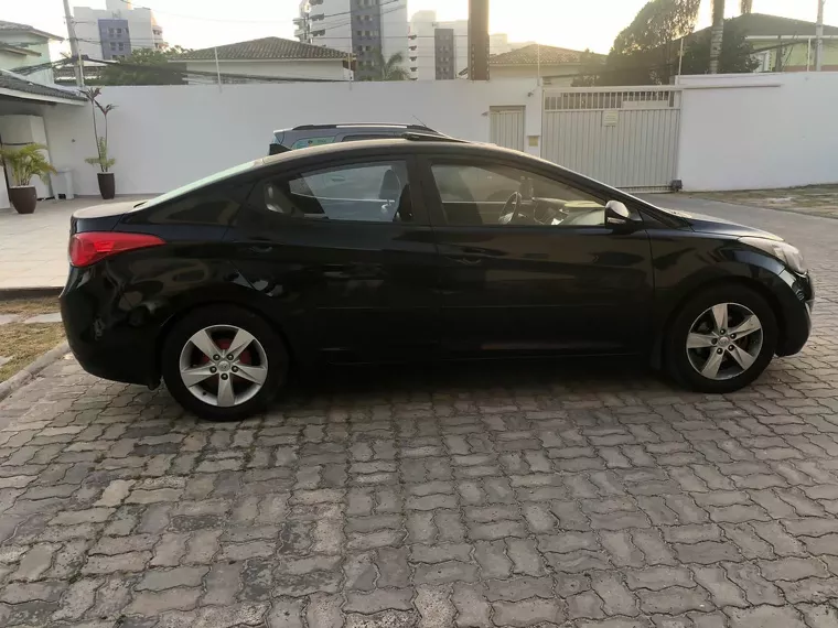 Hyundai Elantra Preto 10