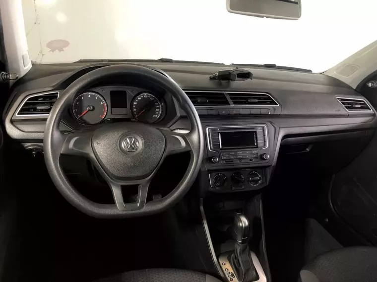 Volkswagen Voyage Prata 17