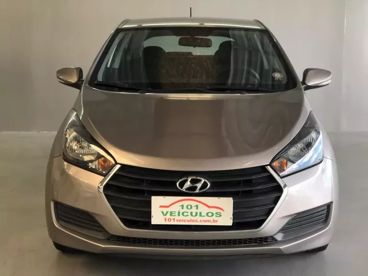 Hyundai HB20 Prata 17