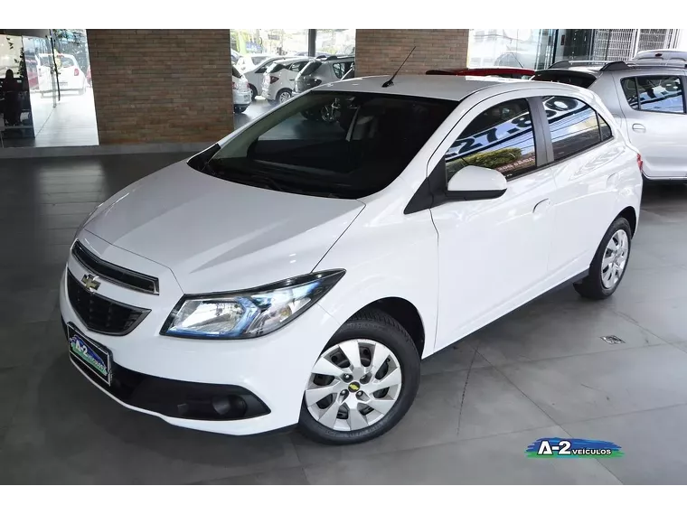 Chevrolet Onix Branco 5