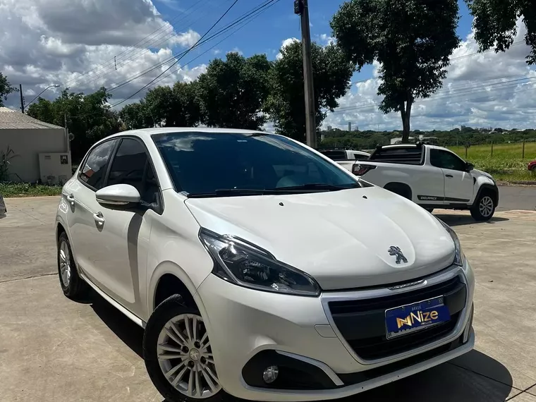 Peugeot 208 Branco 2