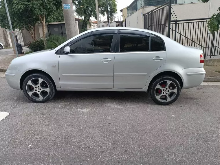 Volkswagen Polo Sedan Prata 8